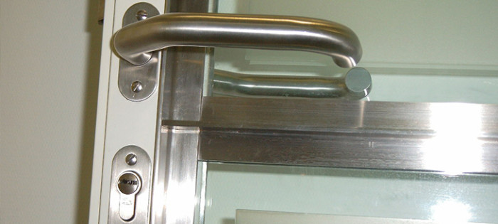 Uhren Lange Glashütte - Türbeschläge aus Edelstahl und Winkelglasleisten